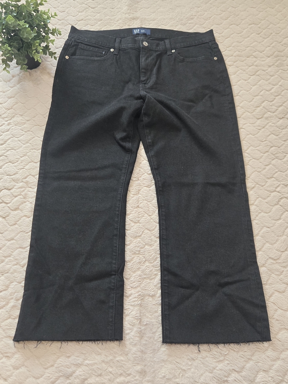 GAP Black Denim Kick Fit Cropped Jeans, Size 16/33R